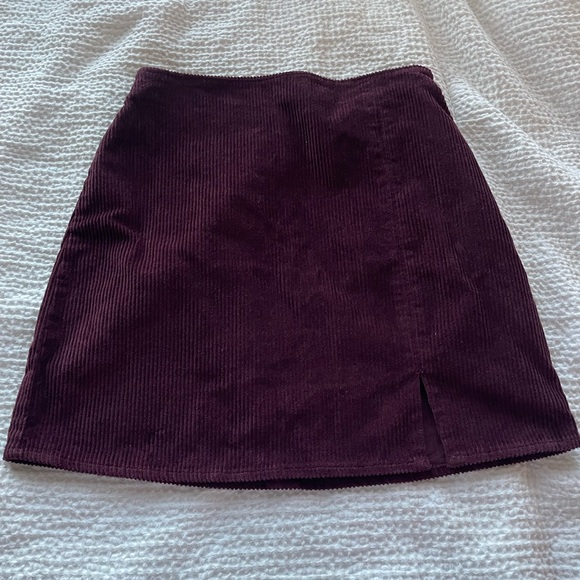 NWT Hollister Maroon Corduroy Skirt - Picture 1 of 4